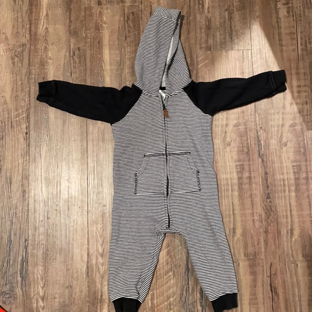Carter’s one piece hooded sweatsuit. 18 months. Black and white stripe